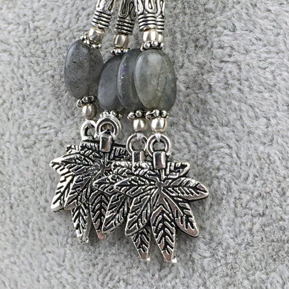 Labradorite & Quartz Cannabis Hemp Leaf Necklace - Picture 4 of 12